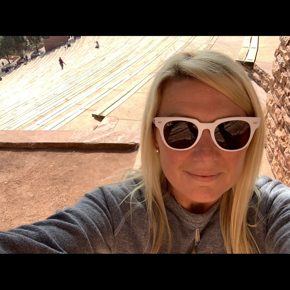 Meet your Posher, Stephanie